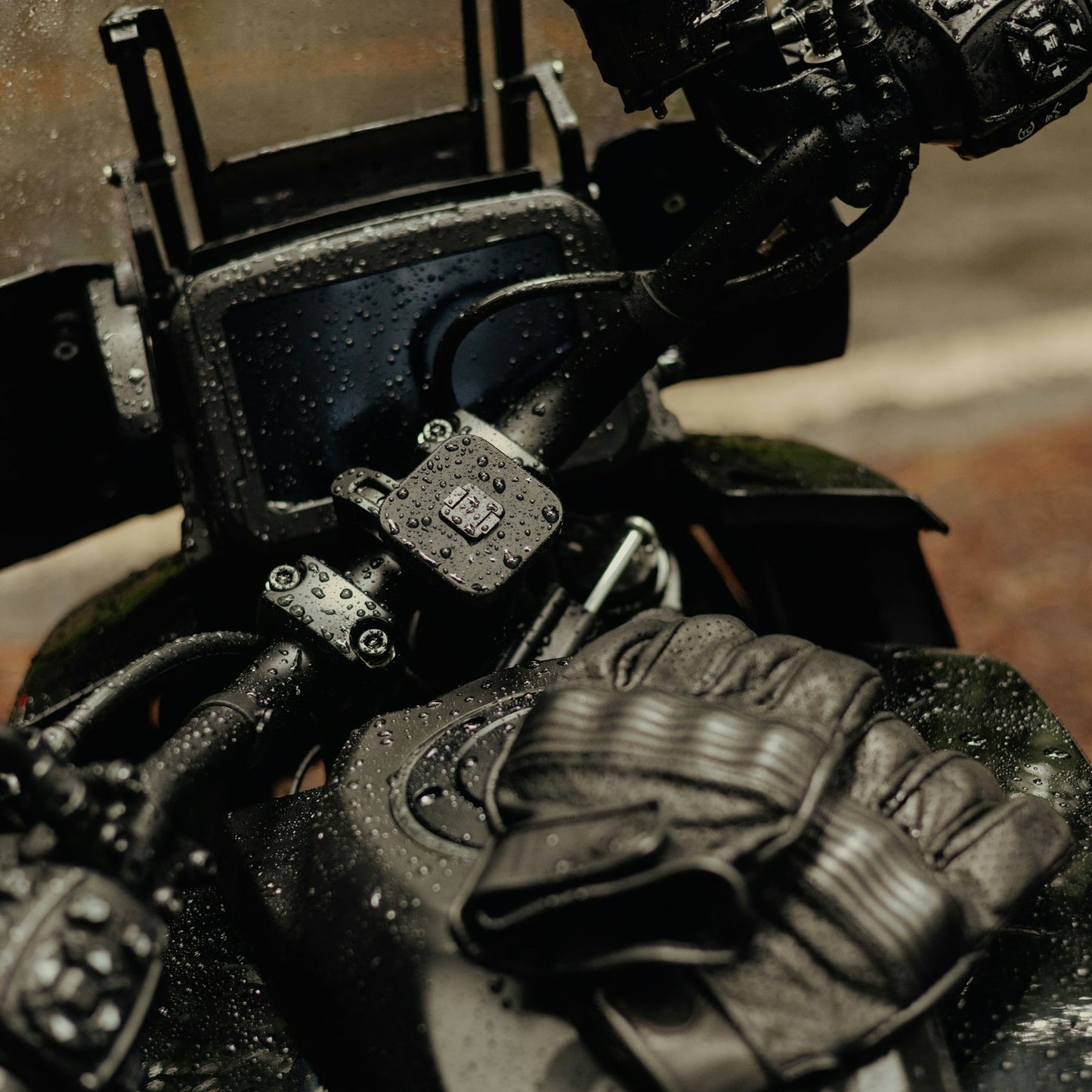 Motorcycle Bar Mount - Charging