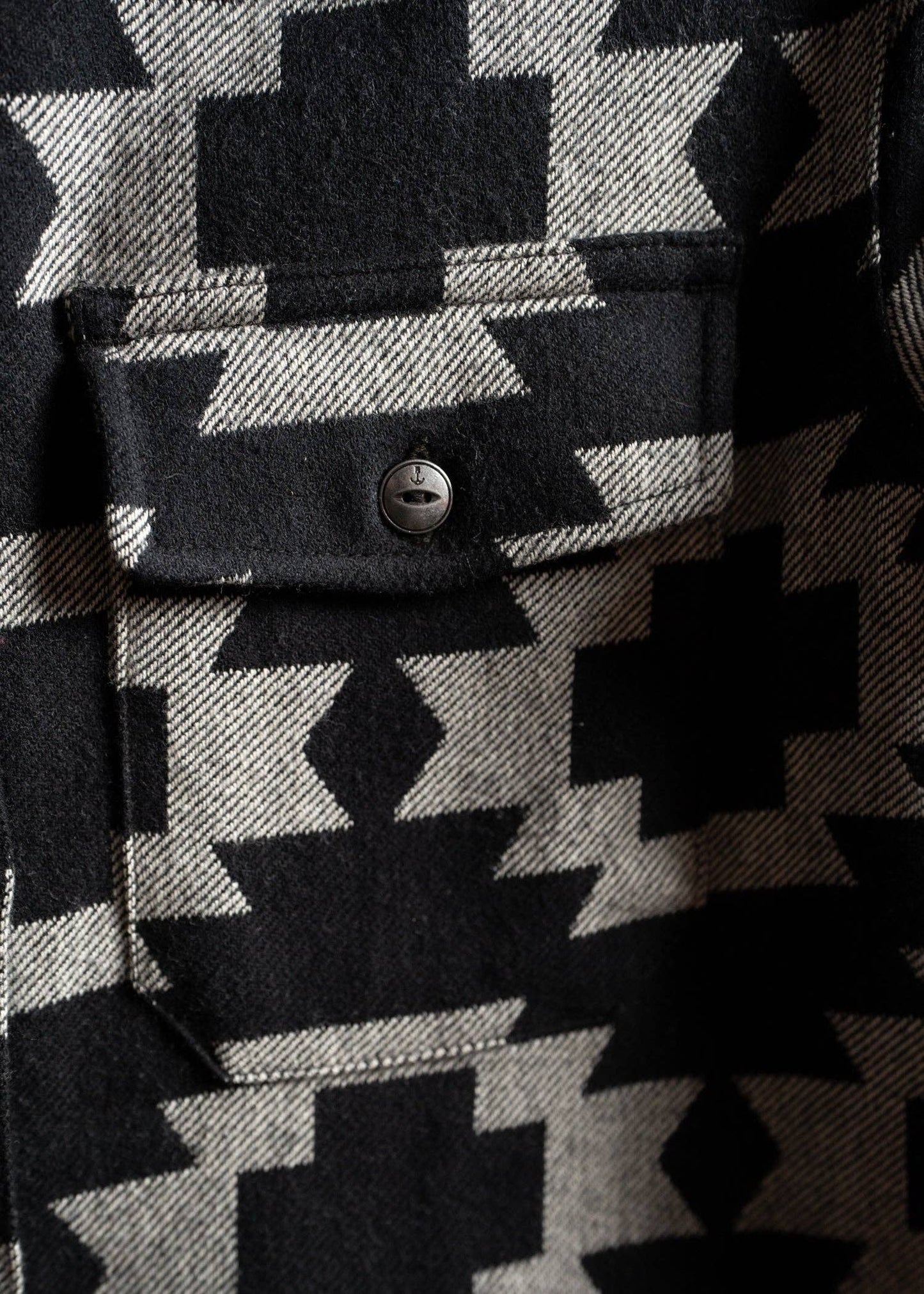 Women's Yumani Shirt: Black / X-Large