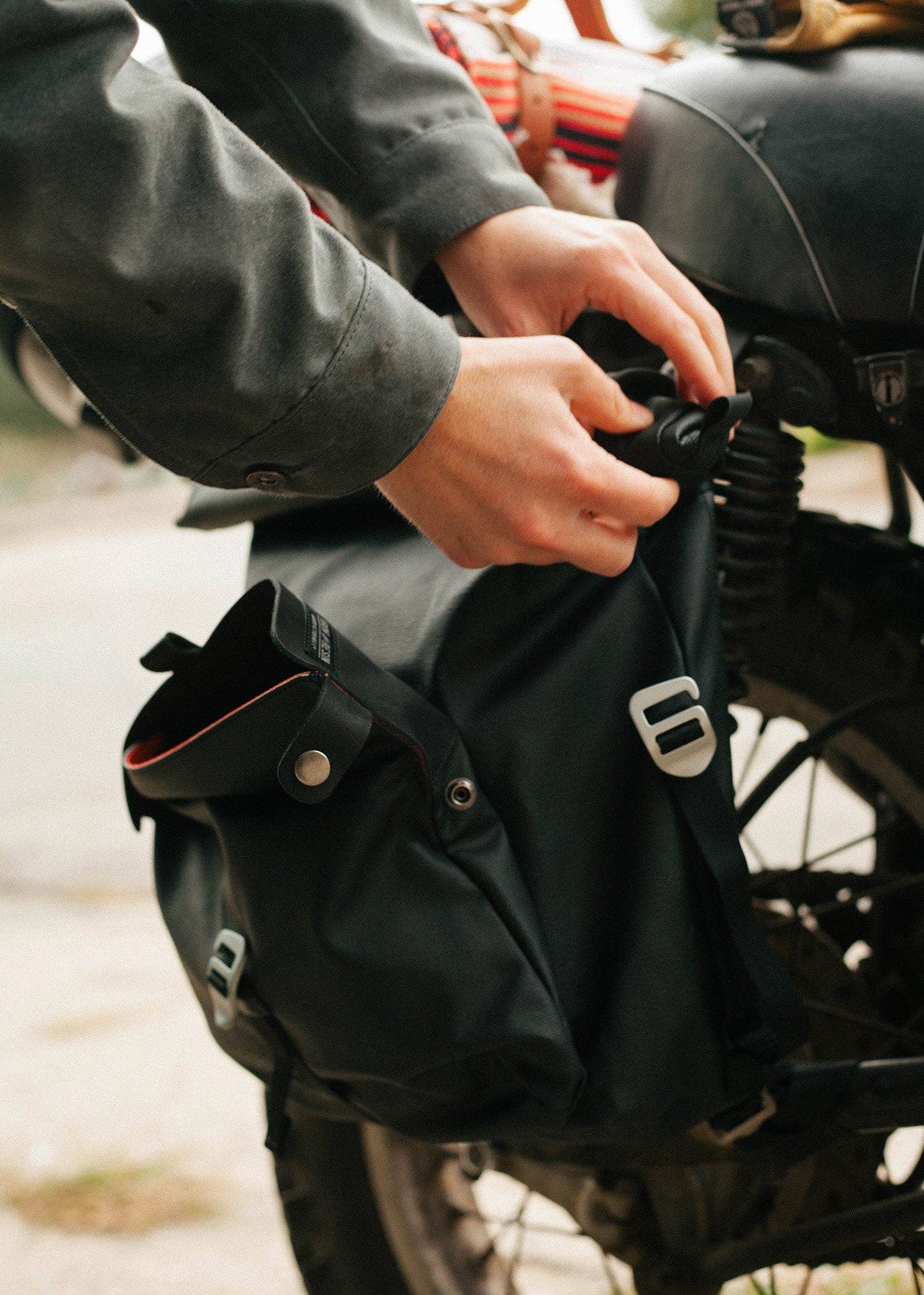Moto Pannier Bag: Black / One Size