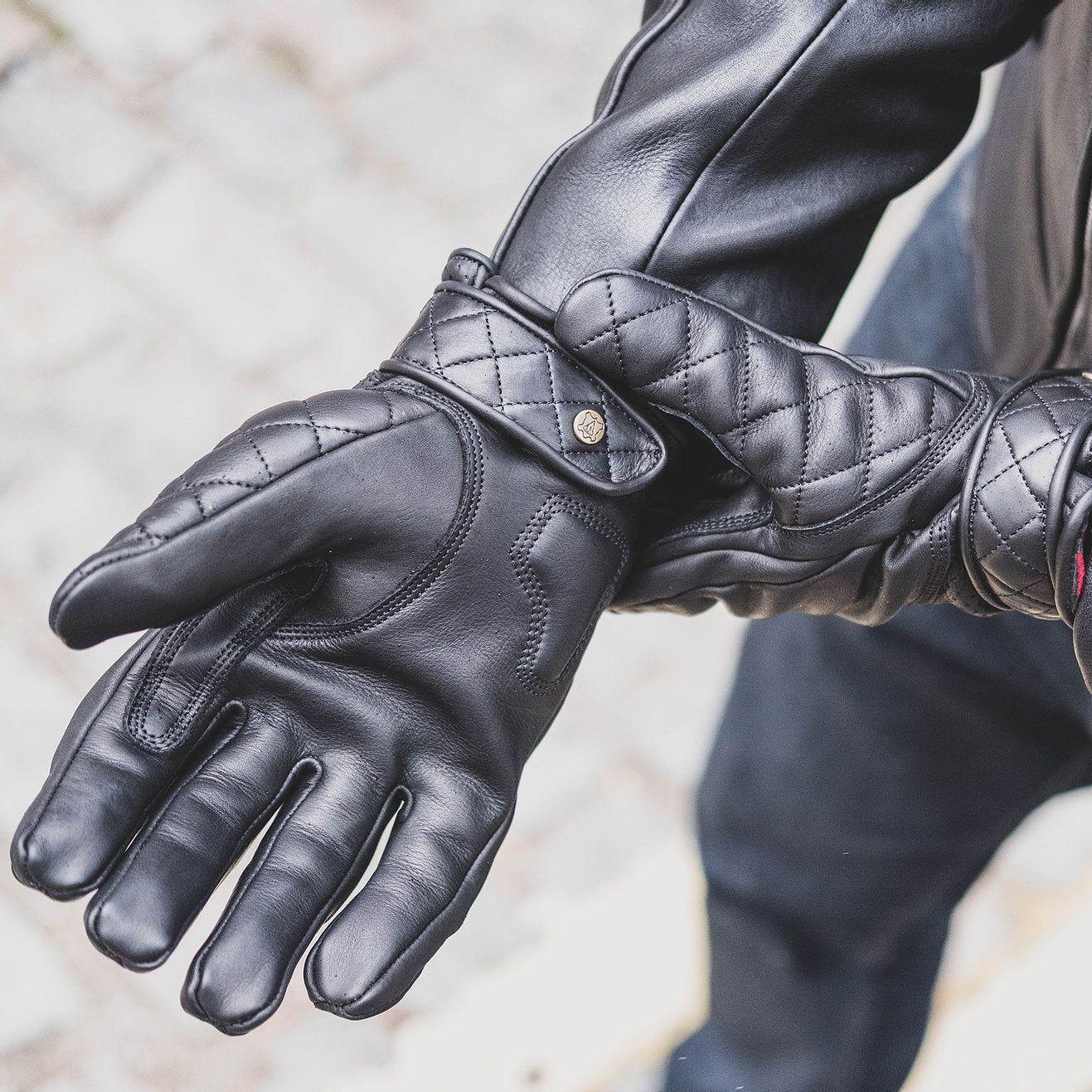 Short Cuff Bobber Gloves - Black