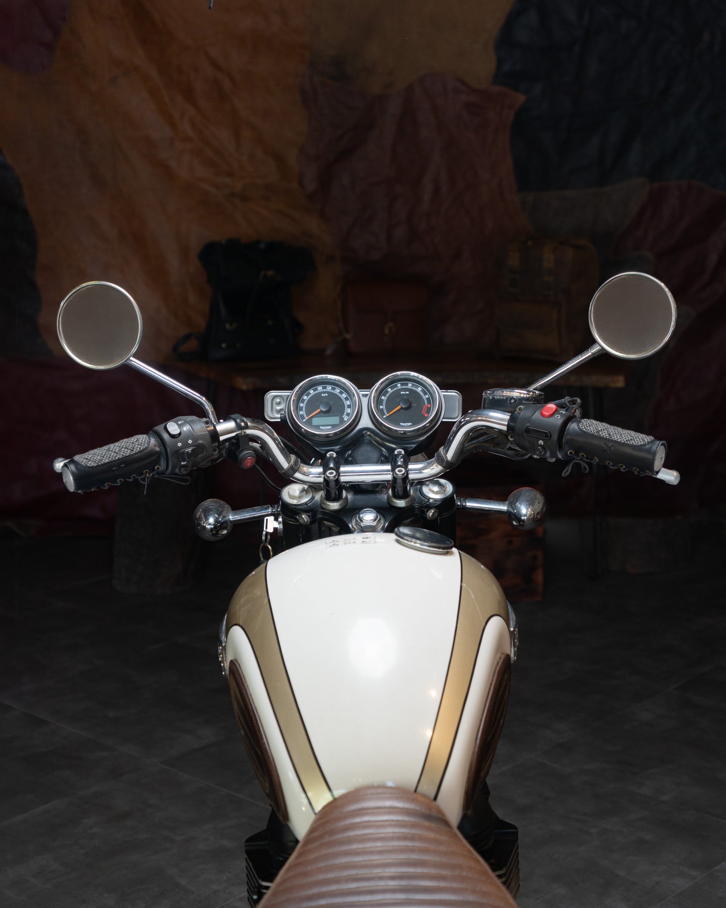 Haberdash Grips 12cm Black