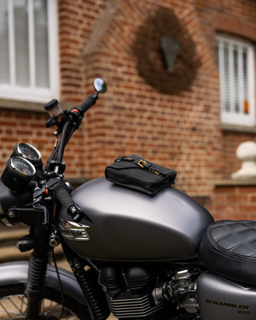 Leather Tank Bag - Small - Black (Veg Tanned)