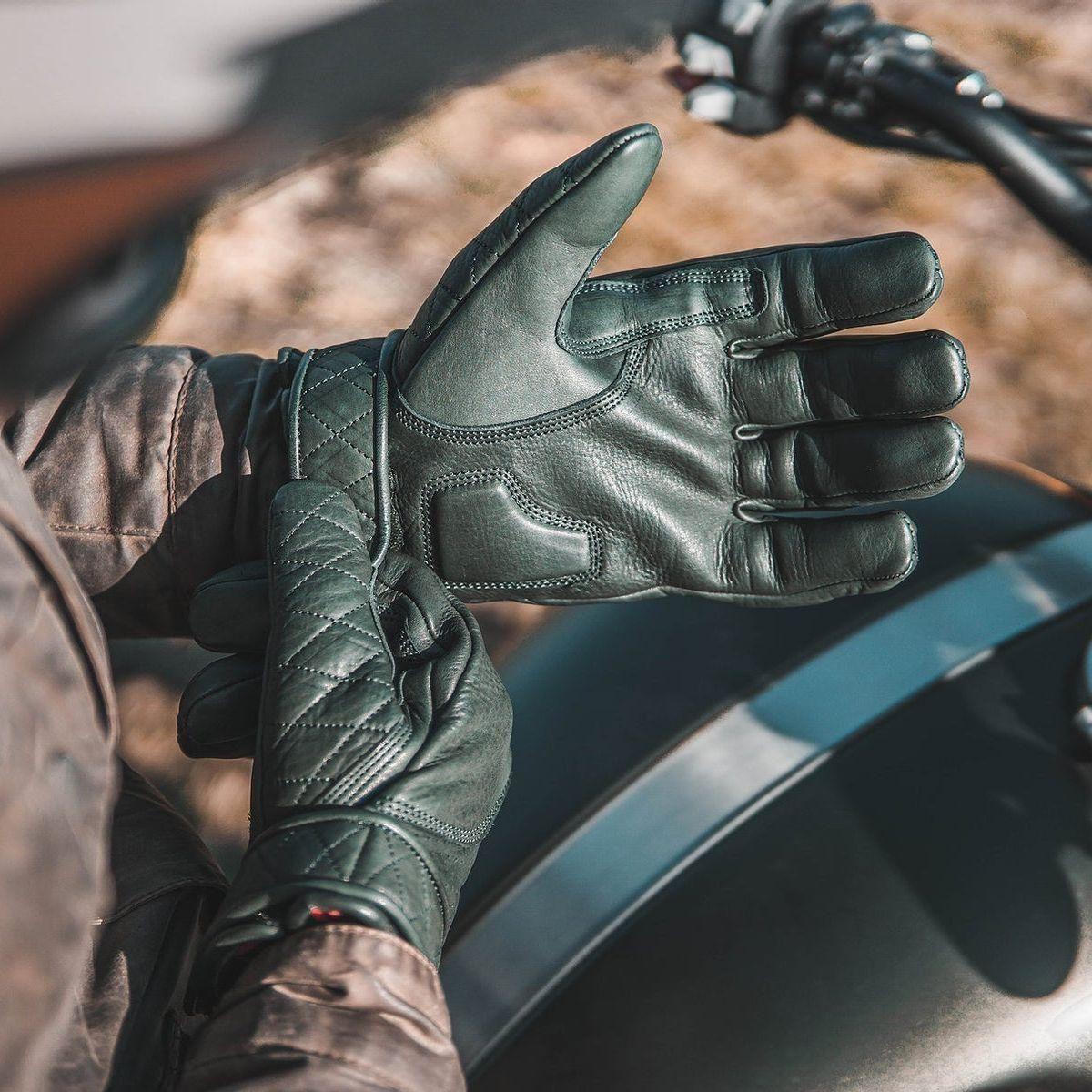 Short Cuff Bobber Gloves - Racing Green