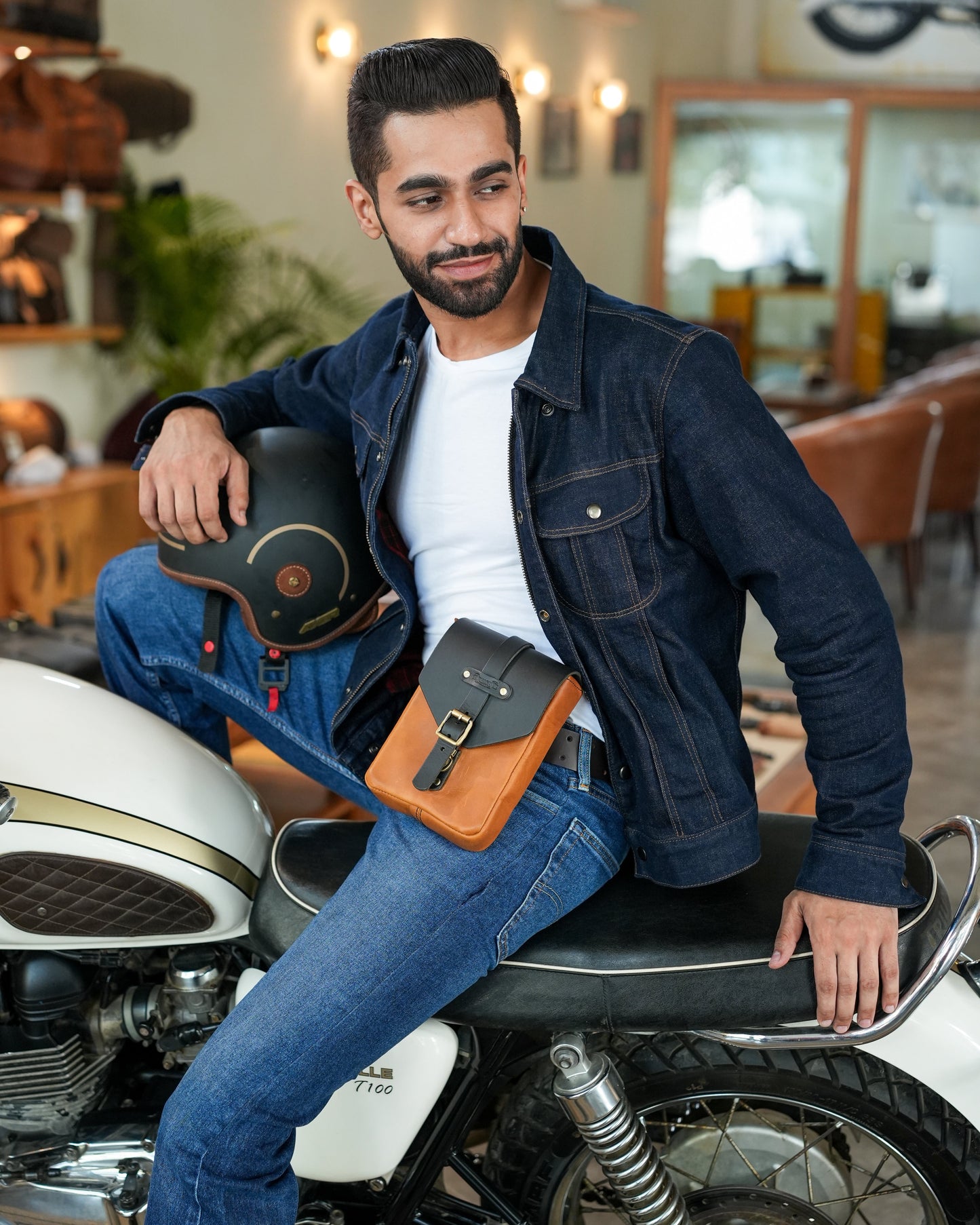 Buff Leather Tank Pouch - Vintage Tan