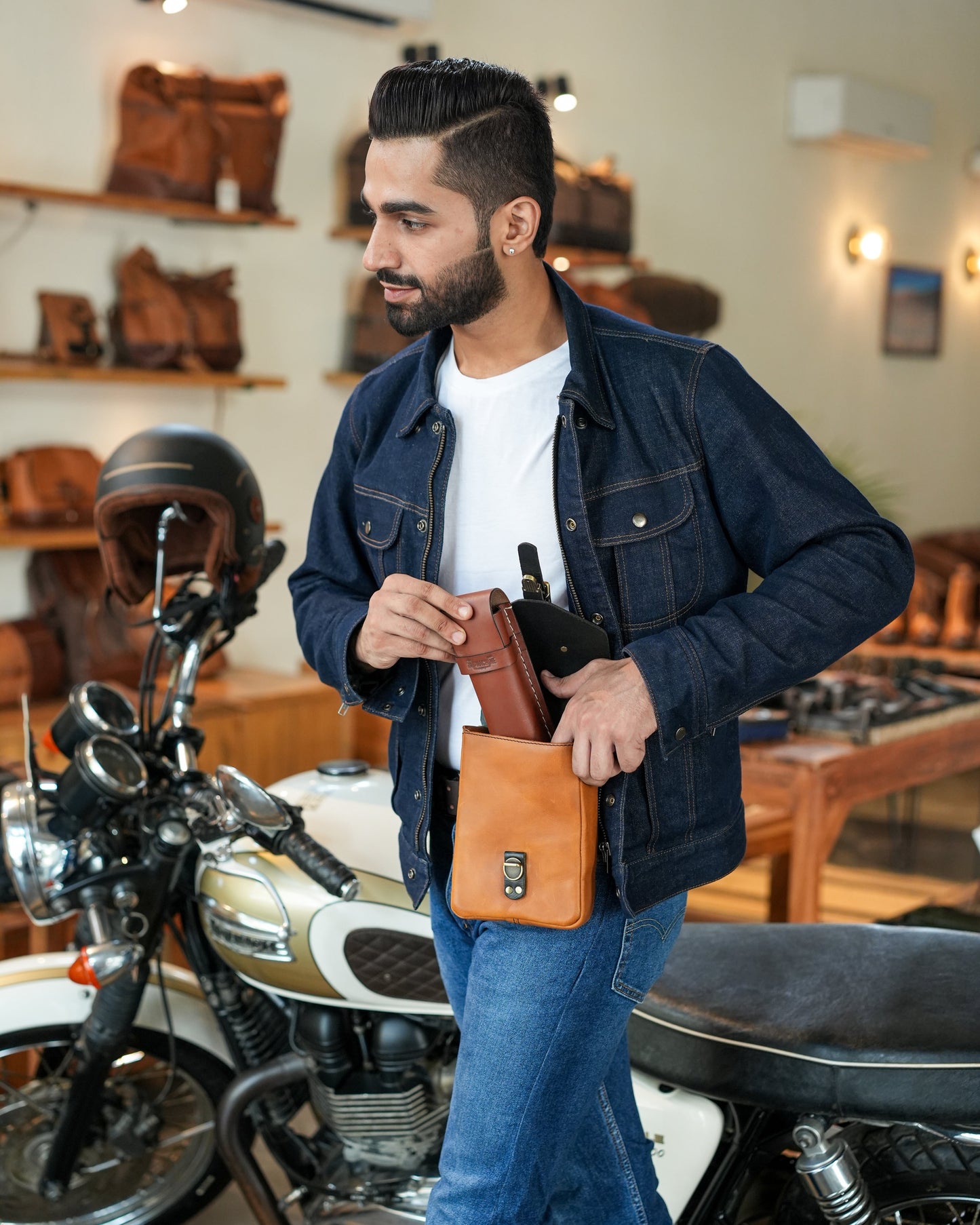 Buff Leather Tank Pouch - Vintage Tan