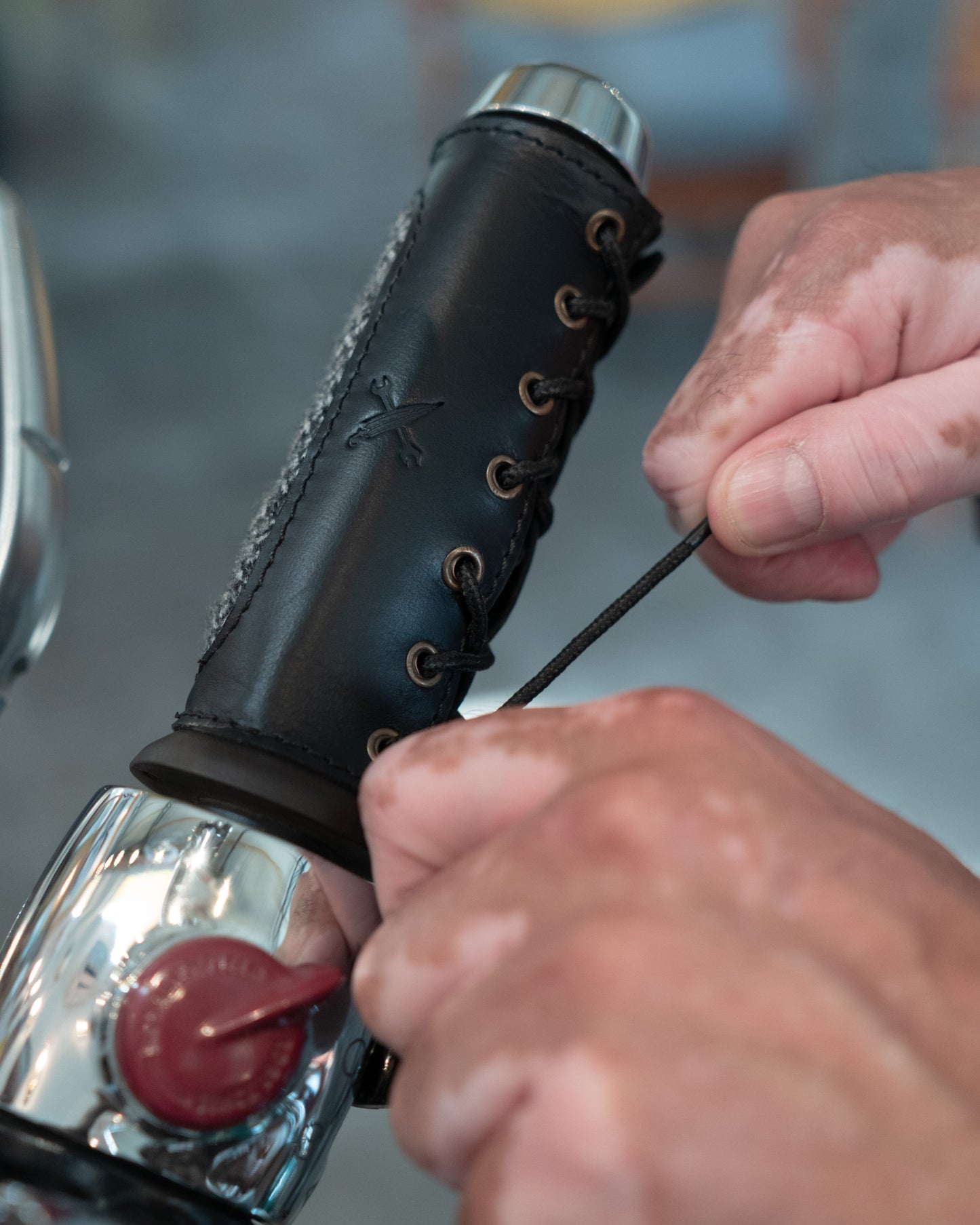 Haberdash Grips 12cm Black