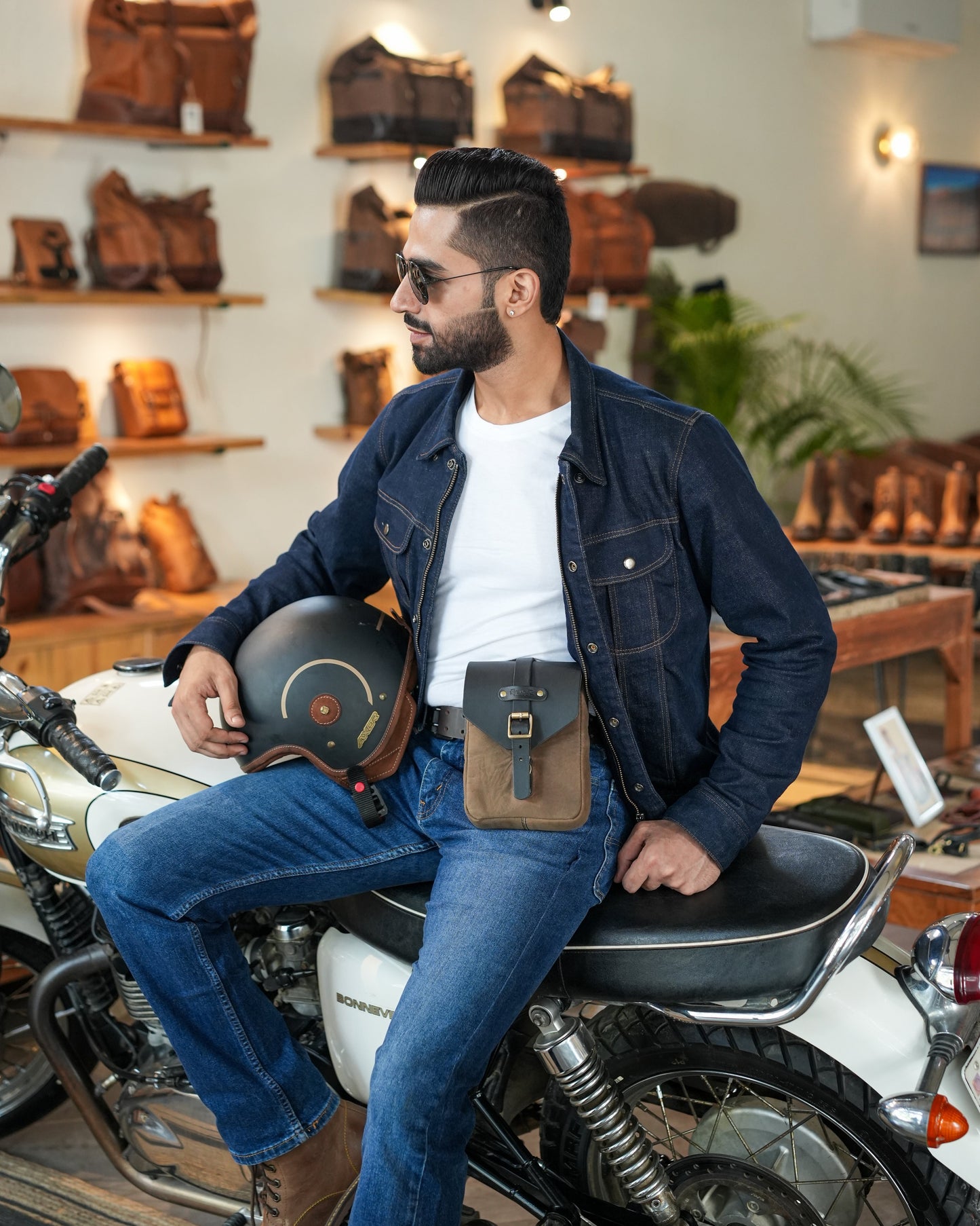 Buff Leather Tank Pouch - Brown