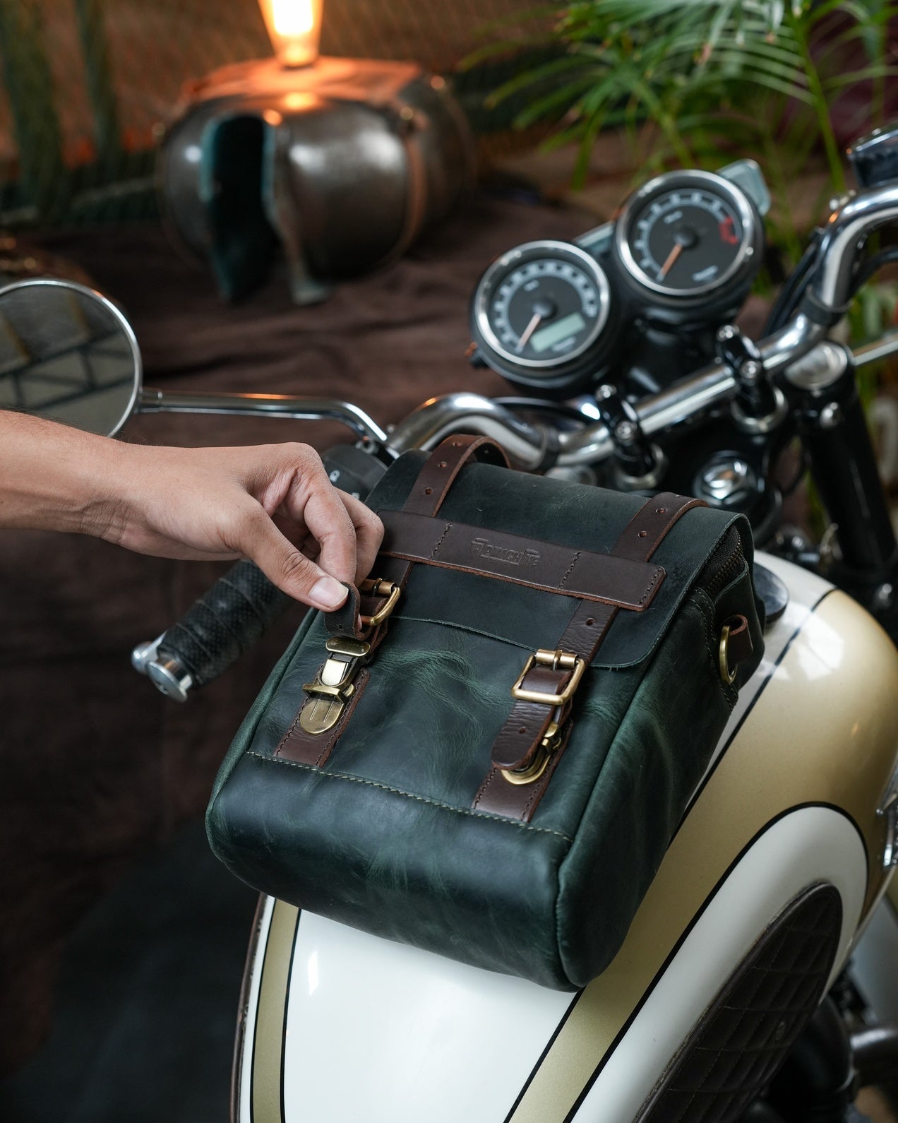 Buff Leather Tank & Tail Bag - Green