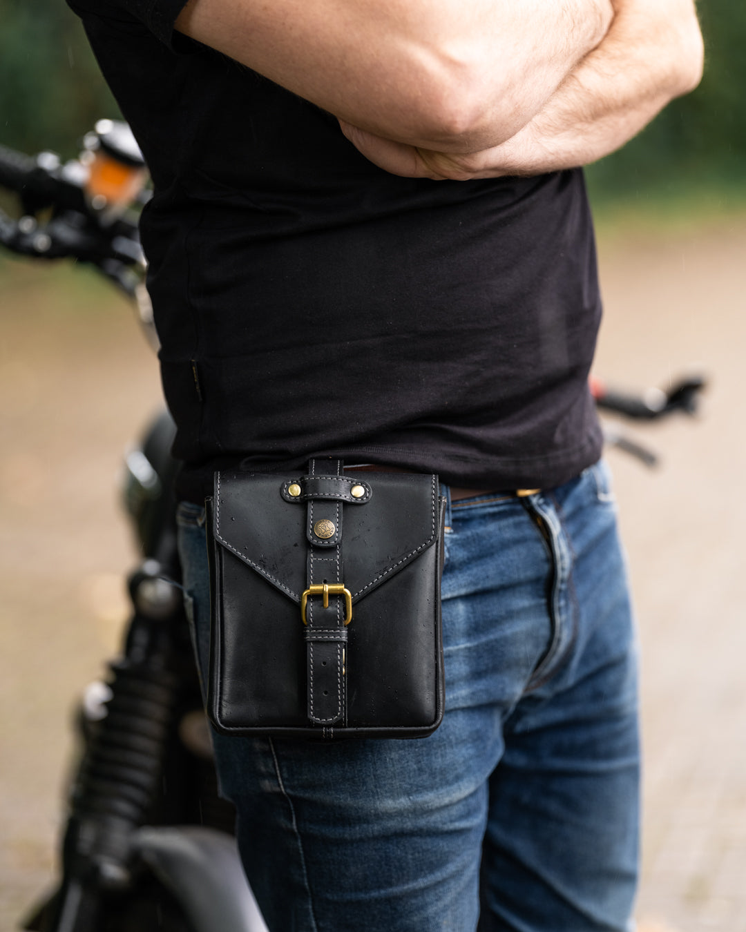 Leather Tank Bag - Small - Black (Veg Tanned)